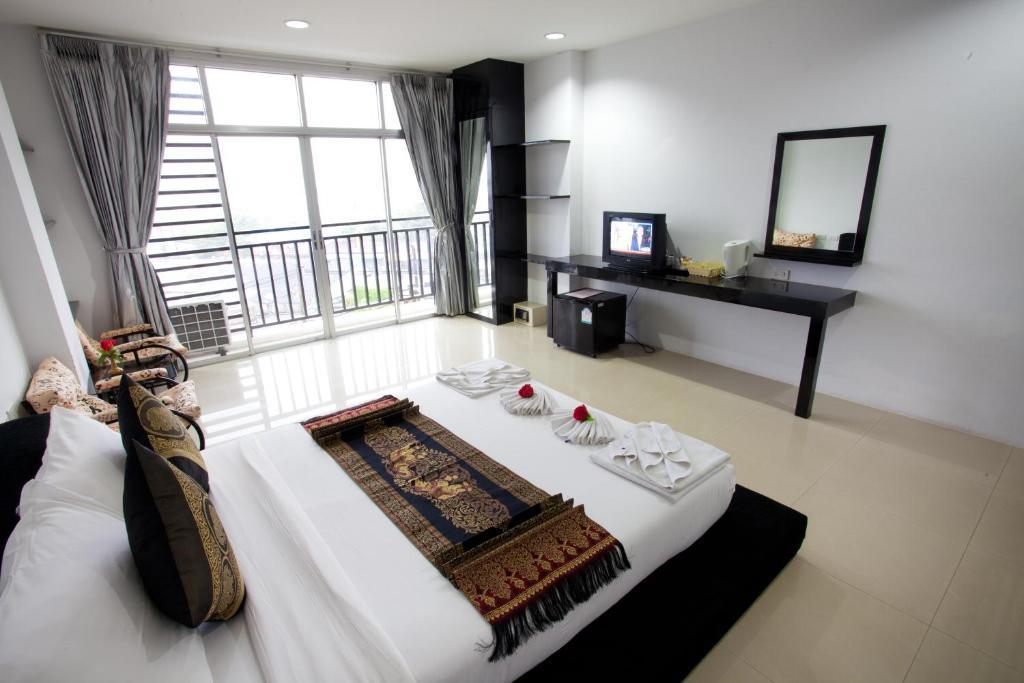 Lars-Lita Residence Patong Room photo